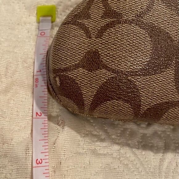 COACH MONOGRAMMED HARD SUNGLASSES CASE - Picture 4 of 5